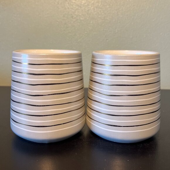 Set of 2 THYME & TABLE Stoneware Mugs ~ Gray with White & Metallic Gold Stripes - Picture 5 of 12